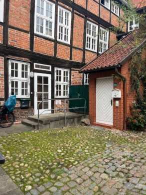 Gepflegte Bürofläche in der Lüneburger Innenstadt- 62 m² mit 3 Büroräumen - DieMaacklerOHG (16676)
