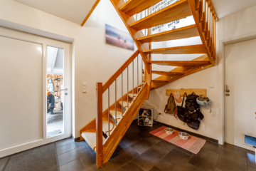 Stilvolles Architektenhaus mit lichtdurchfluteten Räumen, Kamin & Dachterrasse in Scharnebeck - Die Maackler OHG (15659)