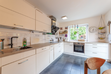 Stilvolles Architektenhaus mit lichtdurchfluteten Räumen, Kamin & Dachterrasse in Scharnebeck - Die Maackler OHG (15661)