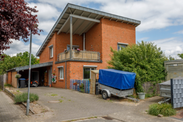 Stilvolles Architektenhaus mit lichtdurchfluteten Räumen, Kamin & Dachterrasse in Scharnebeck - Die Maackler OHG (15655)