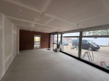 Ihre neue Gastronomie-Location: 50 m² vielseitig nutzbare Gewerbehalle in Adendorf - DieMaacklerOHG (19561)