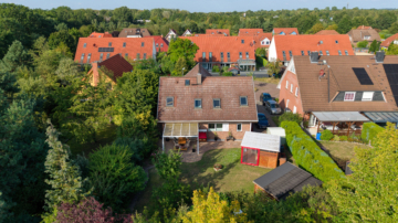 „In den Kämpen“ – Kein Durchgangsverkehr, viel Privatsphäre und Raum für viele Lebensmodelle. - DieMaacklerOHG (26690)