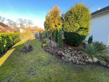 Geräumiger Bungalow mit viel Platz und Potenzial - DieMaacklerOHG (17915)