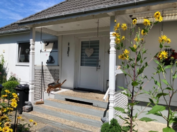 Geräumiger Bungalow mit viel Platz und Potenzial - DieMaacklerOHG (17900)