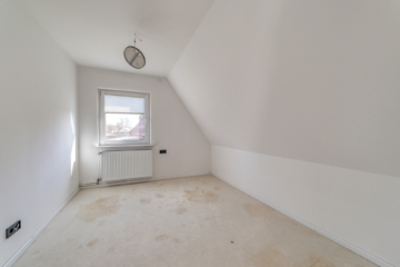 Großes Grundstück, viel Haus, keine Baustellen – sofort einziehen - Kinderzimmer (20074)