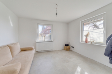 Großes Grundstück, viel Haus, keine Baustellen – sofort einziehen - Kinderzimmer (20068)