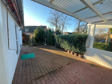 Geräumiger Bungalow mit viel Platz und Potenzial - DieMaacklerOHG (26773)