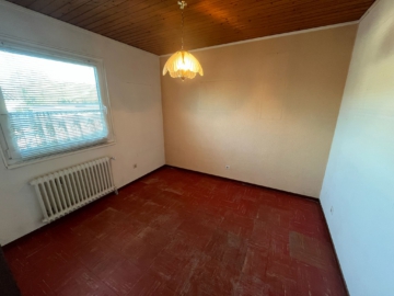 Geräumiger Bungalow mit viel Platz und Potenzial - DieMaacklerOHG (26769)