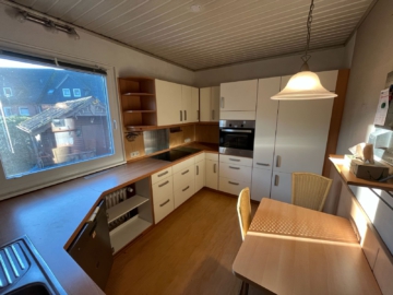 Geräumiger Bungalow mit viel Platz und Potenzial - DieMaacklerOHG (26764)