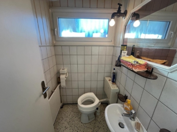 Geräumiger Bungalow mit viel Platz und Potenzial - DieMaacklerOHG (26766)