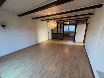 Geräumiger Bungalow mit viel Platz und Potenzial - DieMaacklerOHG (26763)