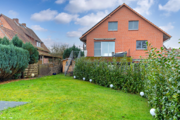 Großzügige 5-Zimmer-Wohnung im Zweifamilienhaus – Wohnen mit Komfort und Nachhaltigkeit - DieMaacklerOHG (17170)