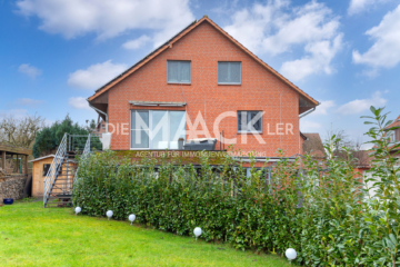 Großzügige 5-Zimmer-Wohnung im Zweifamilienhaus – Wohnen mit Komfort und Nachhaltigkeit - DieMaacklerOHG (17155)