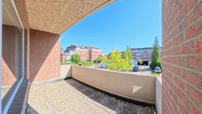 Bezugsfreie 3-Zimmer-Eigentumswohnung mit Tiefgaragenstellplatz in begehrter Lage von Adendorf - DieMaacklerOHG (28038)