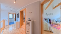 Flur OG 2 - Mehr als ein Haus: Ein wohngesundes Zuhause voller Wärme und Natürlichkeit