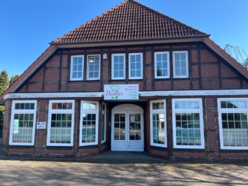Kapitalanlage mit sofortigen Mieteinnahmen – voll vermietetes Wohn- und Geschäftshaus in Brietlingen - DieMaacklerOHG (21554)