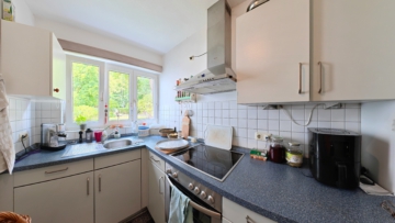 Großzügige 2-Zimmerwohnung mit Balkon und verwunschenem Blick ins Grüne - DieMaacklerOHG (27303)