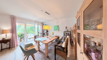 Großzügige 2-Zimmerwohnung mit Balkon und verwunschenem Blick ins Grüne - DieMaacklerOHG (27299)