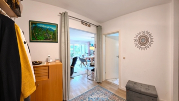Großzügige 2-Zimmerwohnung mit Balkon und verwunschenem Blick ins Grüne - DieMaacklerOHG (27295)