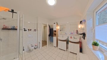 Sachwert mit Zukunft – vermietete Doppelhaushälfte als Kapitalanlage - DieMaacklerOHG (19120)