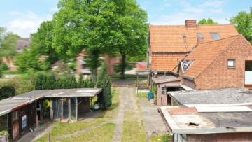 OFFENES BIETERVERFAHREN: Ideal für Handwerker - Sanierungsbedürftige Doppelhaushälfte - Außenansicht (11990)