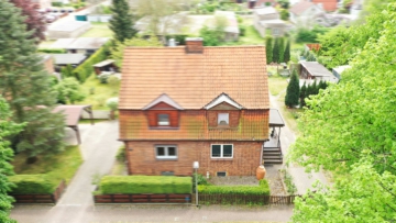 OFFENES BIETERVERFAHREN: Ideal für Handwerker - Sanierungsbedürftige Doppelhaushälfte - Außenansicht (11992)