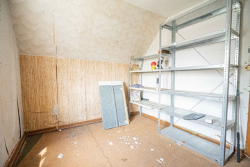 OFFENES BIETERVERFAHREN: Ideal für Handwerker - Sanierungsbedürftige Doppelhaushälfte - Ausbaureserve DG (12029)