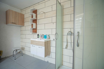 OFFENES BIETERVERFAHREN: Ideal für Handwerker - Sanierungsbedürftige Doppelhaushälfte - Duschbad (12005)