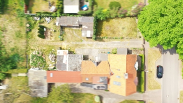 OFFENES BIETERVERFAHREN: Ideal für Handwerker - Sanierungsbedürftige Doppelhaushälfte - Drohnenaufnahme (11987)