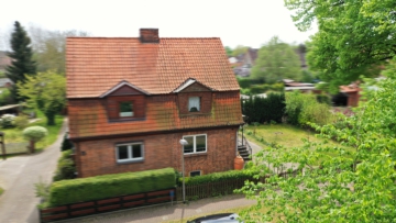 OFFENES BIETERVERFAHREN: Ideal für Handwerker - Sanierungsbedürftige Doppelhaushälfte - Außenansicht (11995)