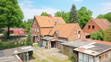 OFFENES BIETERVERFAHREN: Ideal für Handwerker - Sanierungsbedürftige Doppelhaushälfte - Außenansicht (11989)