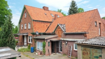 OFFENES BIETERVERFAHREN: Ideal für Handwerker - Sanierungsbedürftige Doppelhaushälfte - Außenansicht (11991)