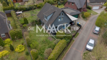 Charmantes Einfamilienhaus in Bienenbüttel – Holzhaus mit Keller, Garten & 750 m² Grundstück - Die Maackler OHG (21109)