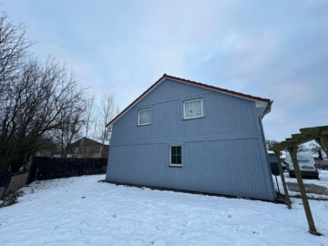 Ideal für Eigenutzer und Kapitalanleger: Zweifamilienhaus mit vermieteter Einheit in Altenmedingen - DieMaacklerOHG (19207)