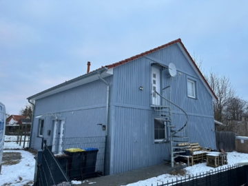 Ideal für Eigenutzer und Kapitalanleger: Zweifamilienhaus mit vermieteter Einheit in Altenmedingen - DieMaacklerOHG (19226)