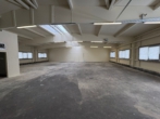 DieMaacklerOHG - Praktische Halle mit Büro- und Nebenräumen in Adendorf zu vermieten