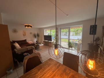 Großzügige Doppelhaushälfte mit Garten und Carport in ruhiger Lage - DieMaacklerOHG (20350)