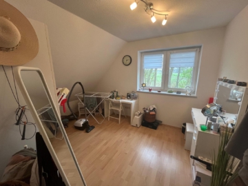 Großzügige Doppelhaushälfte mit Garten und Carport in ruhiger Lage - DieMaacklerOHG (20355)