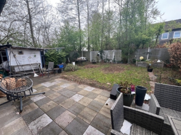 Großzügige Doppelhaushälfte mit Garten und Carport in ruhiger Lage - DieMaacklerOHG (20361)