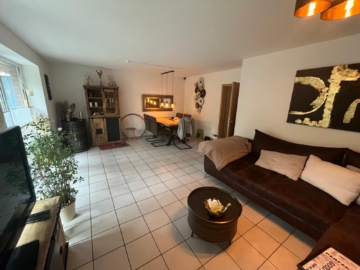 Großzügige Doppelhaushälfte mit Garten und Carport in ruhiger Lage - DieMaacklerOHG (20349)