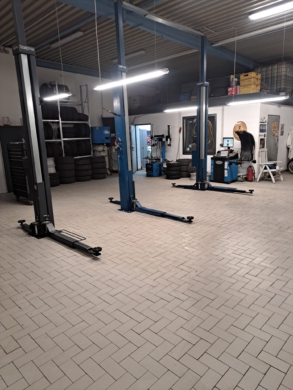 Vielseitig nutzbare KFZ-Halle mit hochwertiger Ausstattung in Bardowick - Die Maackler OHG (20133)