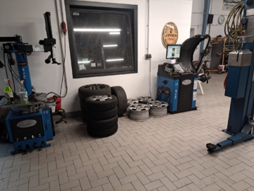 Vielseitig nutzbare KFZ-Halle mit hochwertiger Ausstattung in Bardowick - Die Maackler OHG (20130)