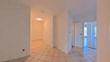 Bezugsfreie 3-Zimmer-Eigentumswohnung mit Tiefgaragenstellplatz in begehrter Lage von Adendorf - DieMaacklerOHG (26246)