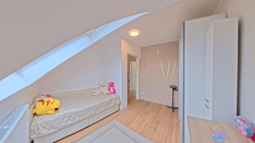 Familienfreundliches Mittelreihenhaus in Reppenstedt- 89 m² mit 5 Zimmern - DieMaacklerOHG (23045)