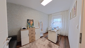 Familienfreundliches Mittelreihenhaus in Reppenstedt- 89 m² mit 5 Zimmern - DieMaacklerOHG (23040)