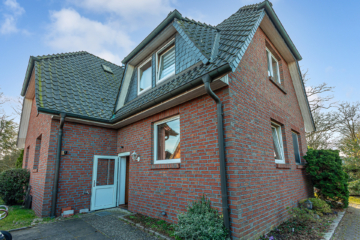 Charmantes Zweifamilienhaus mit vielfältigen Nutzungsmöglichkeiten - Hof (16970)