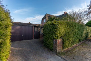 Charmantes Zweifamilienhaus mit vielfältigen Nutzungsmöglichkeiten - Garage (16972)