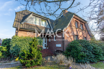 Charmantes Zweifamilienhaus mit vielfältigen Nutzungsmöglichkeiten - Hauseingang (16987)