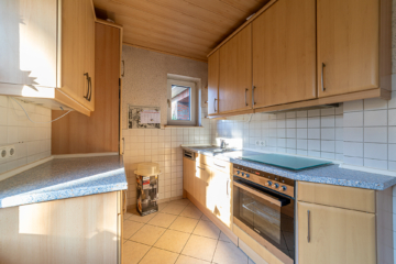 Charmantes Zweifamilienhaus mit vielfältigen Nutzungsmöglichkeiten - Küche (16981)