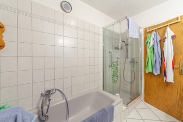 Attraktive Kapitalanlage in Neetze- vollvermietetes Zweifamilienhaus in ruhiger Lage - DieMaacklerOHG (12824)